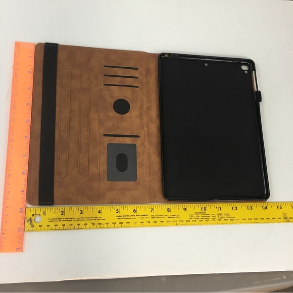 Tablet Device Holder Case embossed leaf print sorrel tan EUC - Picture 7 of 10